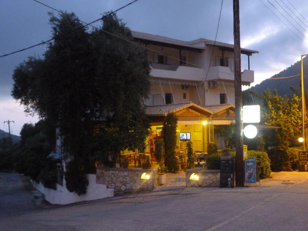 Lichnos Babis Taverna & Rooms Parga Dış mekan fotoğraf